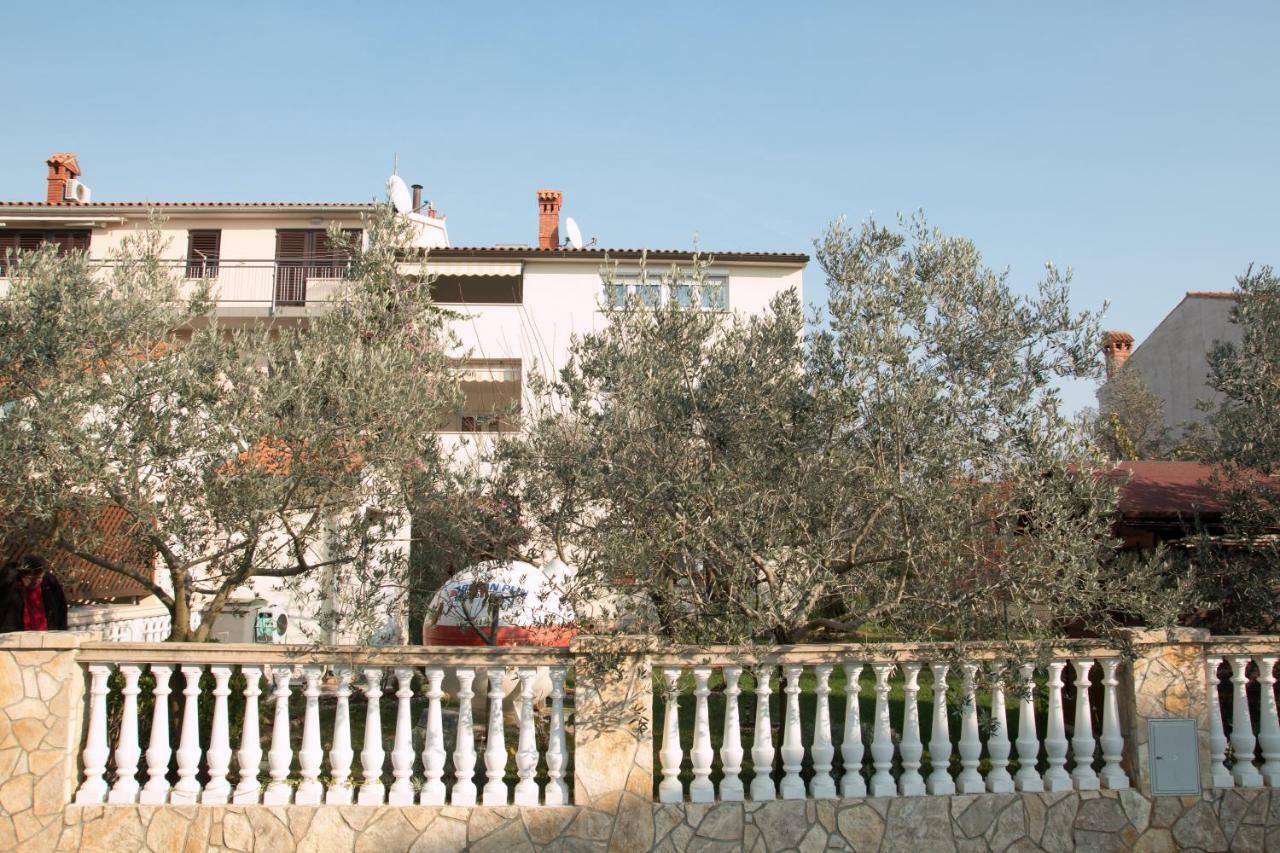 Apartments Filip Fazana Exterior photo